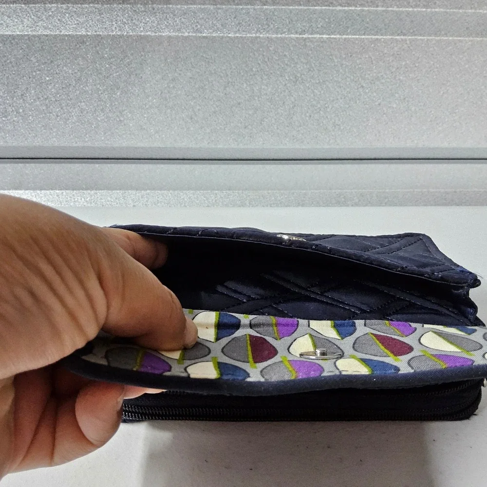 Vera Bradley Wallet Clutch Quilted‎ Zip Around Card Holder Navy Blue - Picture 7 of 12